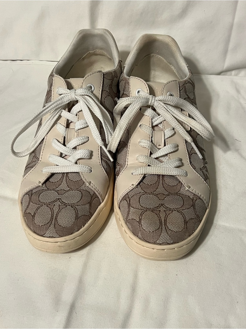 Coach Lowline Jacquard Logo Womens Size 9.5 Beige Athletic Skate Shoes Sneakers